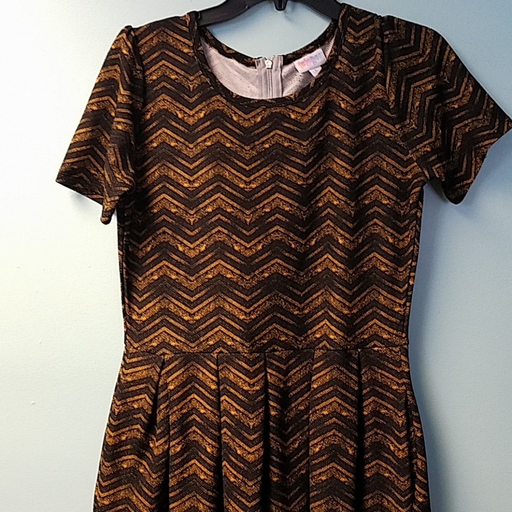 LuLaRoe Ameilia Sz L Chevron Gold Brown